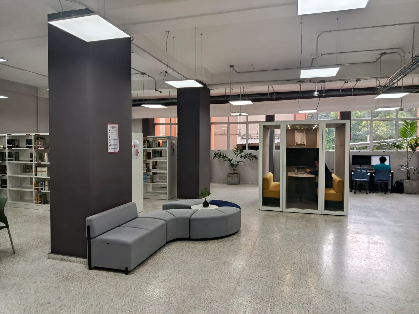 Cabinas de estudio modernas estilo asiático